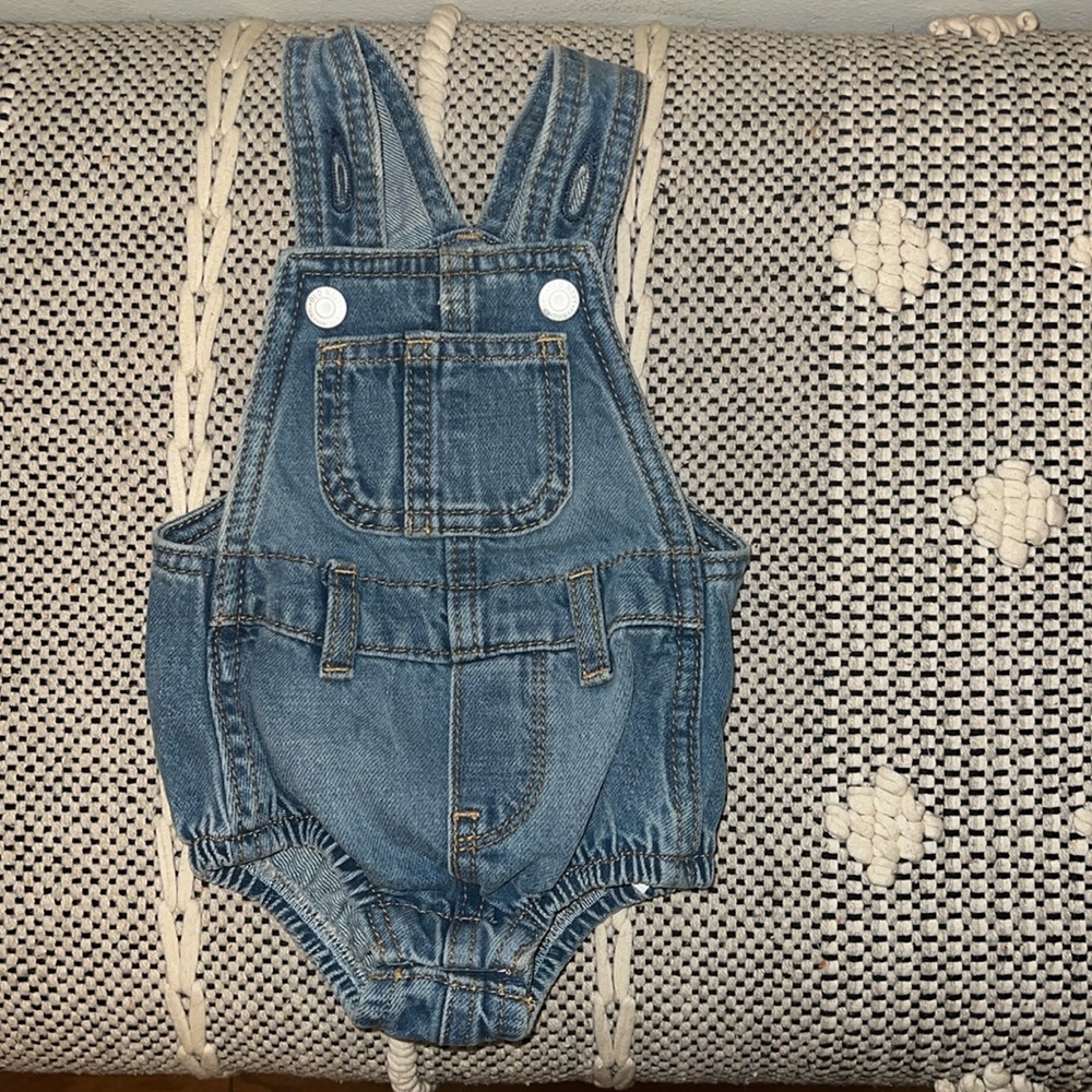 Old Navy 0-3 months baby Jean romper